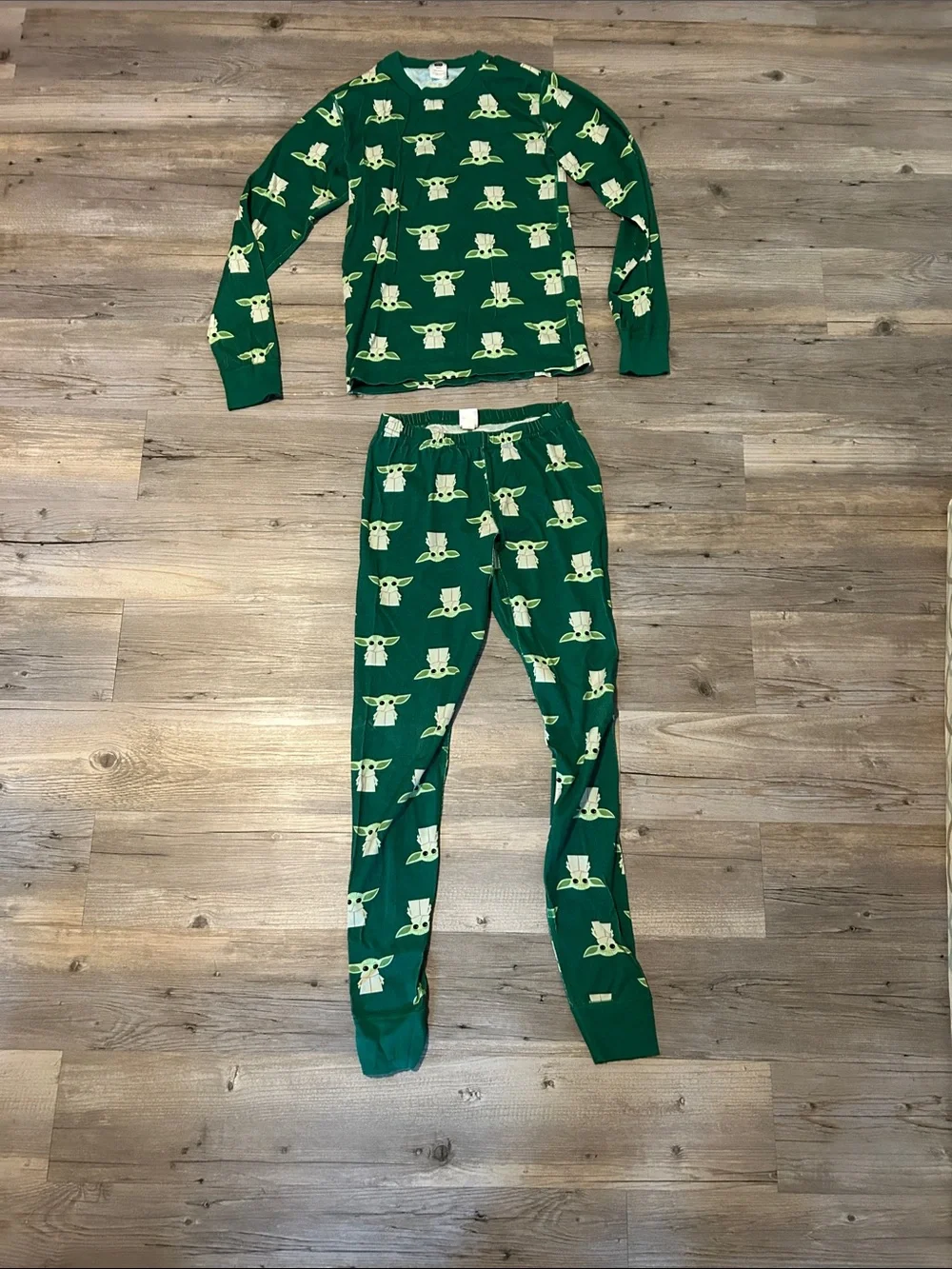 Hanna Andersson Green Kids Pajama Set with Character Faces